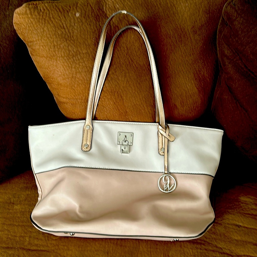 Nine West Handbag. Excellent condition. Neutral color.